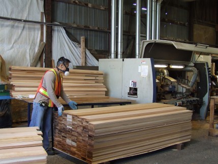 Weining Unimat - Personnel checking Custom Cedar lumber